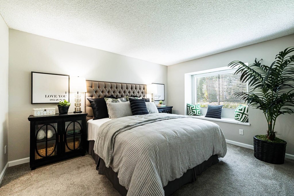 Bedroom at SYCAMORE GREENS APARTMENT HOMES, California