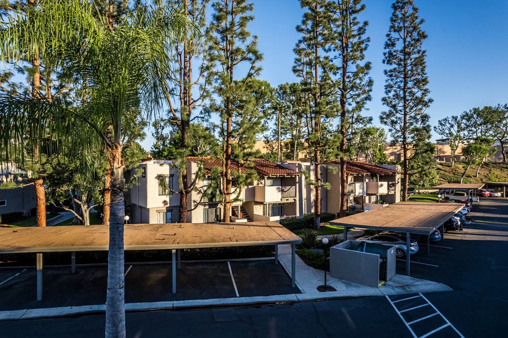 Parking at SYCAMORE LANE APARTMENT HOMES, Mission Viejo ? 