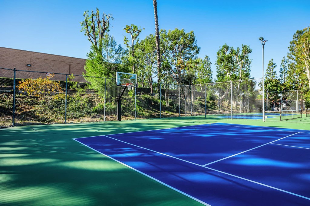 Tennis Court at SYCAMORE LANE APARTMENT HOMES, California ? 