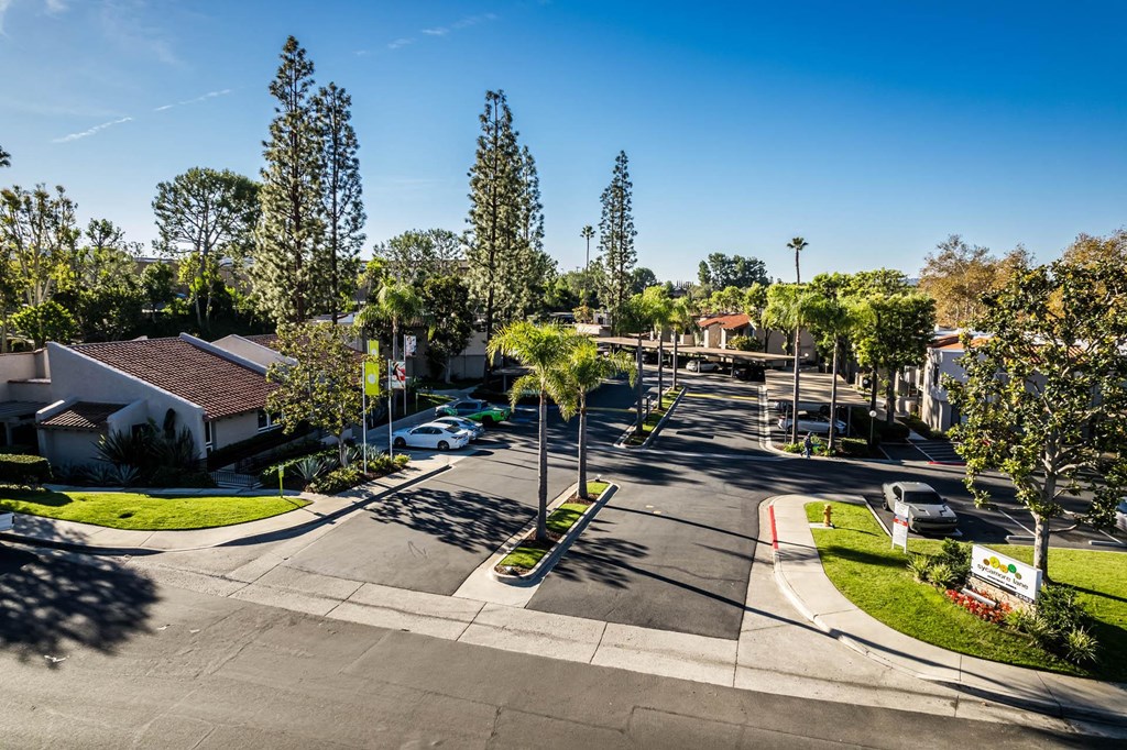 Exterior Street at SYCAMORE LANE APARTMENT HOMES, Mission Viejo California ? 