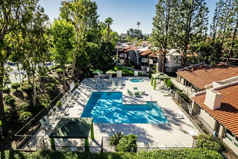 Pool at SYCAMORE LANE APARTMENT HOMES, Mission Viejo, CA ? 