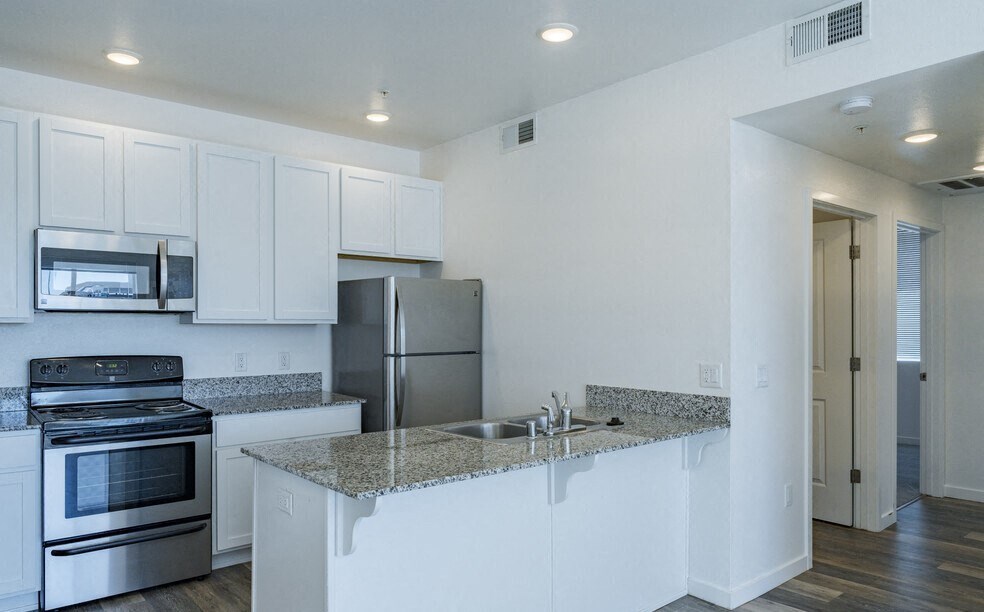 THE BRIDGES AT VICTORIAN SQUARE