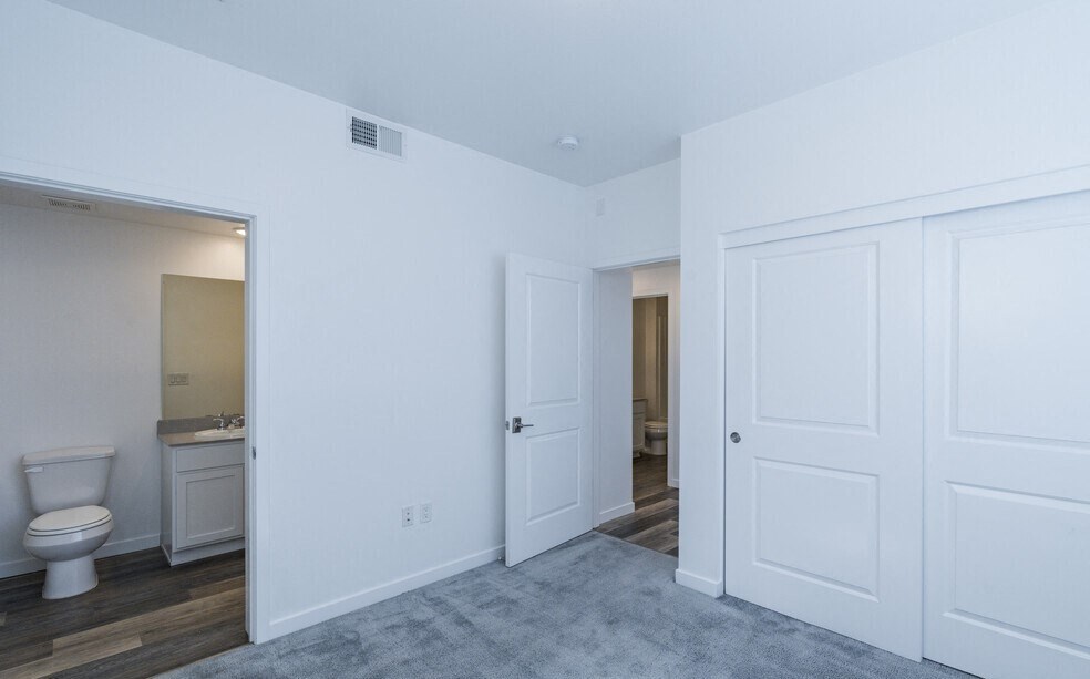 THE BRIDGES AT VICTORIAN SQUARE