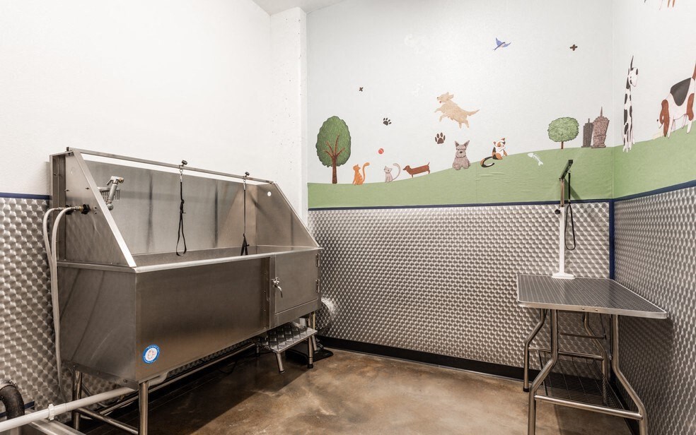 THE BRIDGES AT VICTORIAN SQUARE