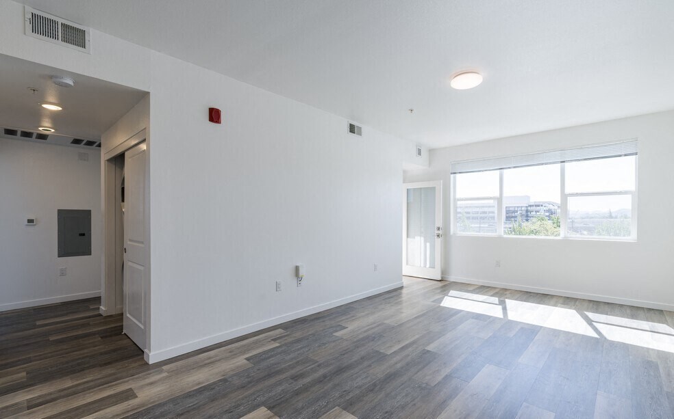 THE BRIDGES AT VICTORIAN SQUARE