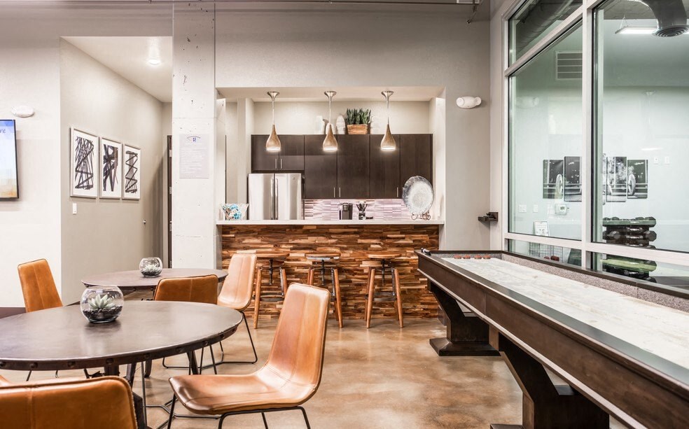 THE BRIDGES AT VICTORIAN SQUARE