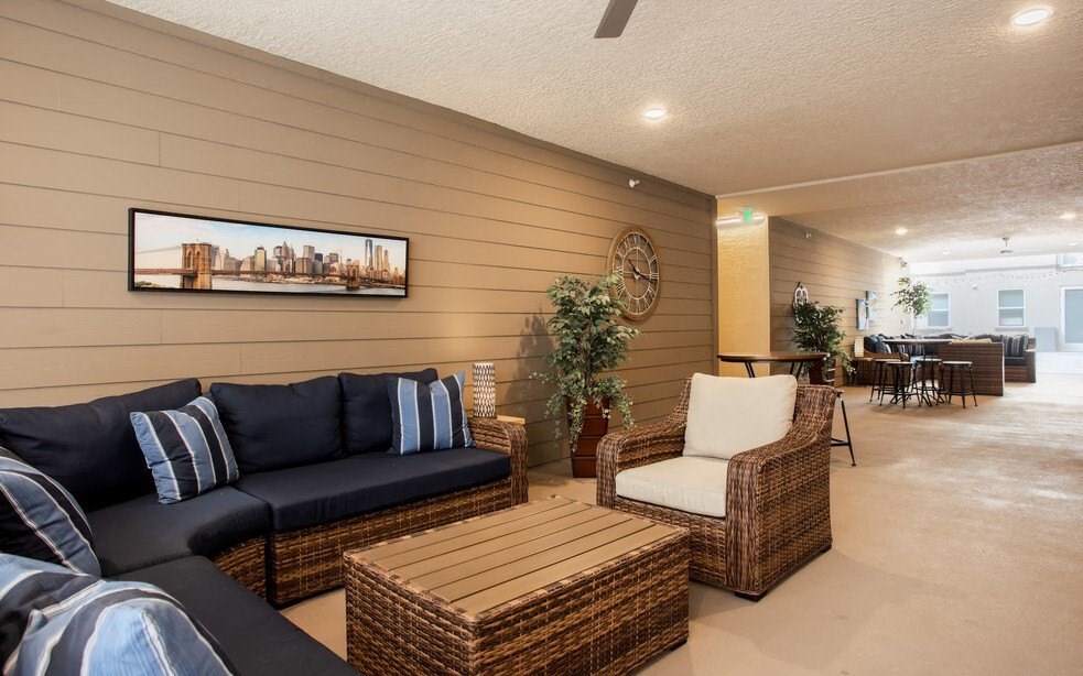 THE BRIDGES AT VICTORIAN SQUARE