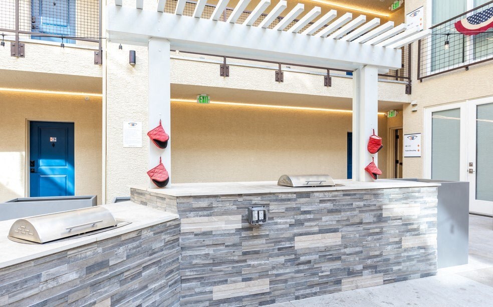 THE BRIDGES AT VICTORIAN SQUARE