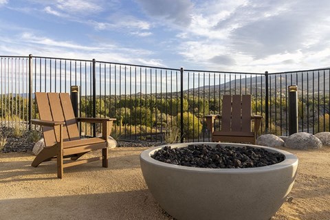 The Retreat Luxury Apartments & Townhomes