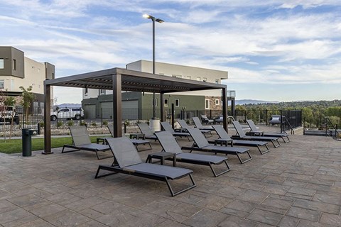 The Retreat Luxury Apartments & Townhomes