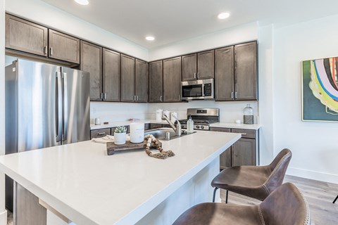 The Retreat Luxury Apartments & Townhomes