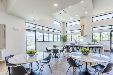 The Retreat Luxury Apartments & Townhomes