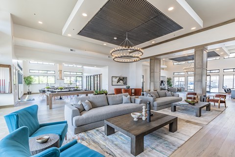 The Retreat Luxury Apartments & Townhomes