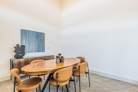 The Retreat Luxury Apartments & Townhomes