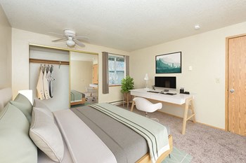 bedroom and closet  - Photo Gallery 15