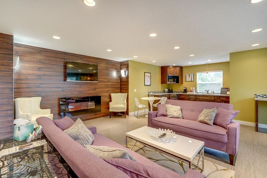 Clubhouse with seating area at TOWNSHIP Apartments, Oregon 97013