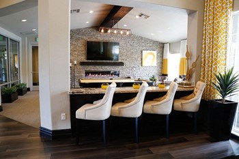 High Rock resident lounge with tv - Photo Gallery 5