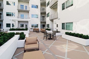 Outside seating - Photo Gallery 5