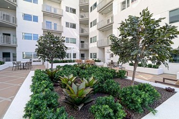 Outside seating - Photo Gallery 2