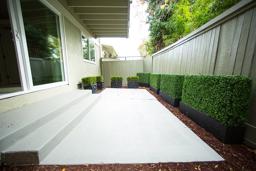 Walnut Hill Apartments in Walnut Creek, CA apartment home large private balcony