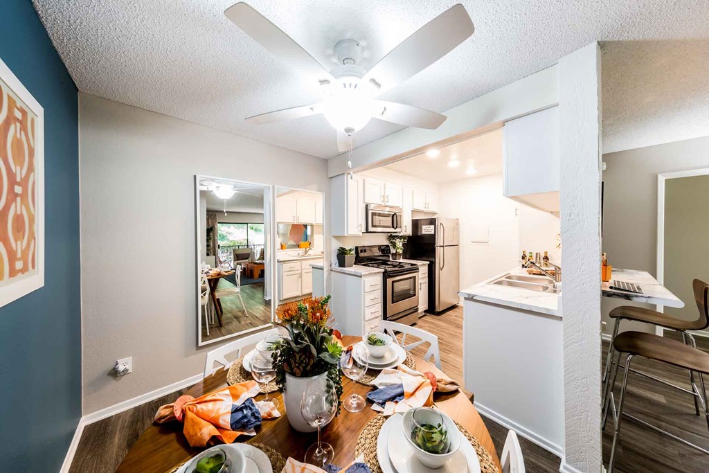 Dining Area at SYCAMORE LANE APARTMENT HOMES, Mission Viejo California ? 