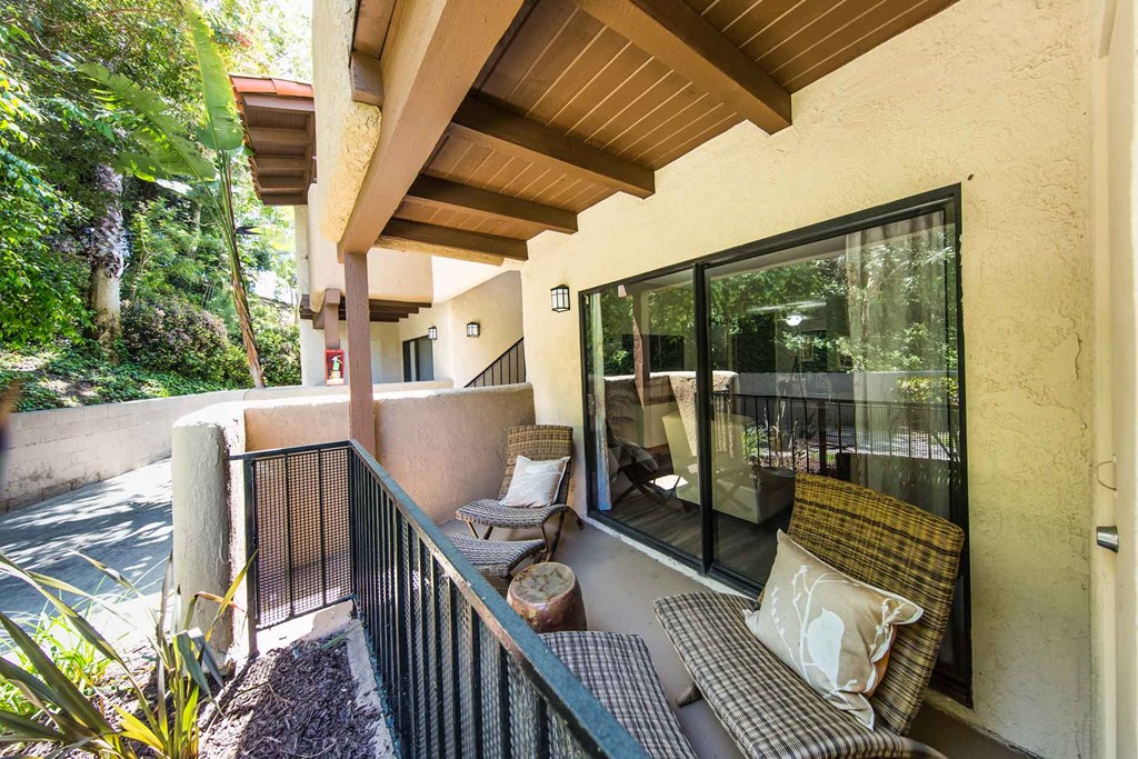 Balcony And Patio at SYCAMORE LANE APARTMENT HOMES, California ? 
