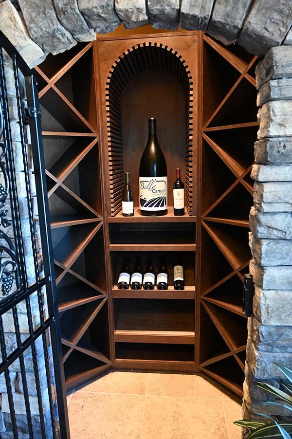 Room with wine Bella on Canyon Apartments in Puyallup Wa