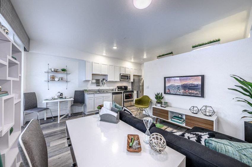 THE BRIDGES AT VICTORIAN SQUARE Apartments, 1125 AVENUE OF THE OAKS