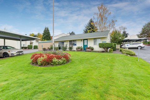 Sherwood exterior photo of leasing office at TOWNSHIP SHERWOOD, Sherwood, 97140
