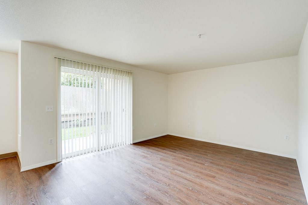 Living room at THE VILLAGE Apartments, KEIZER, OR 97303