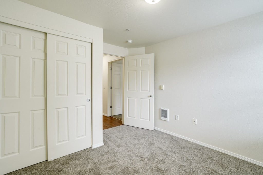 Room at THE VILLAGE Apartments, KEIZER, OR 97303