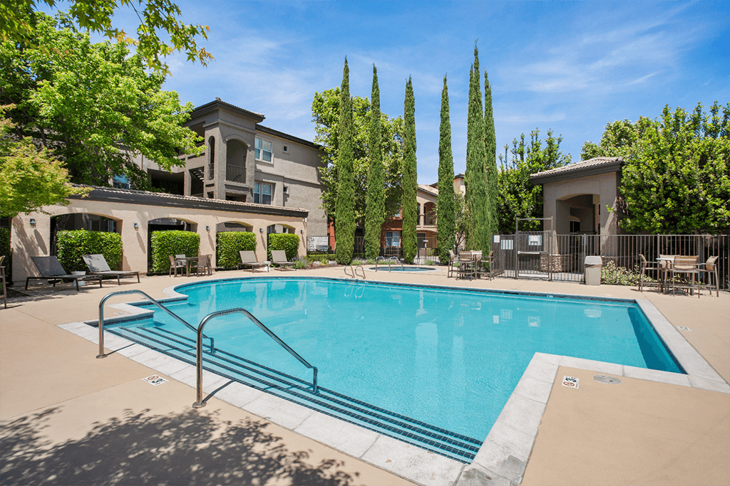 Pool l Villagio Luxury Apartment In Sacramento CA