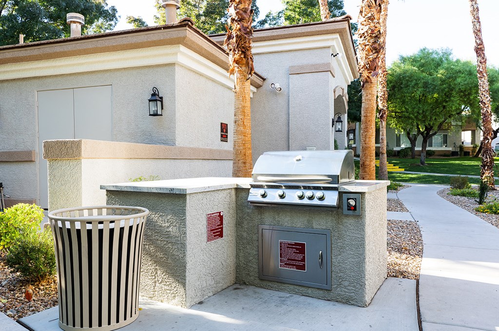 BBQ area at THE PARKSIDE VILLAS APARTMENT HOMES, Las Vegas, NV