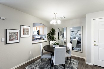 Dining area near kitchen and window - Photo Gallery 6
