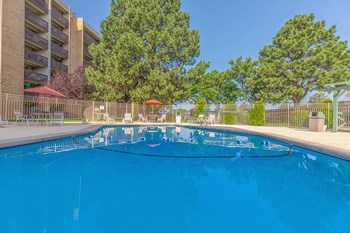 Pool with lounge chairs - Photo Gallery 6