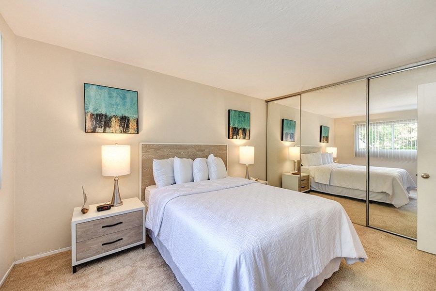 Glenwood Gardens Apartments in Mountain View, CA with wall to wall carpet, a huge closet, and white walls Glenwood Gardens Apartments in Mountain View, CA with wall to wall carpet, a huge closet, and white walls at GLENWOOD GARDEN, MOUNTAIN VIEW, CA