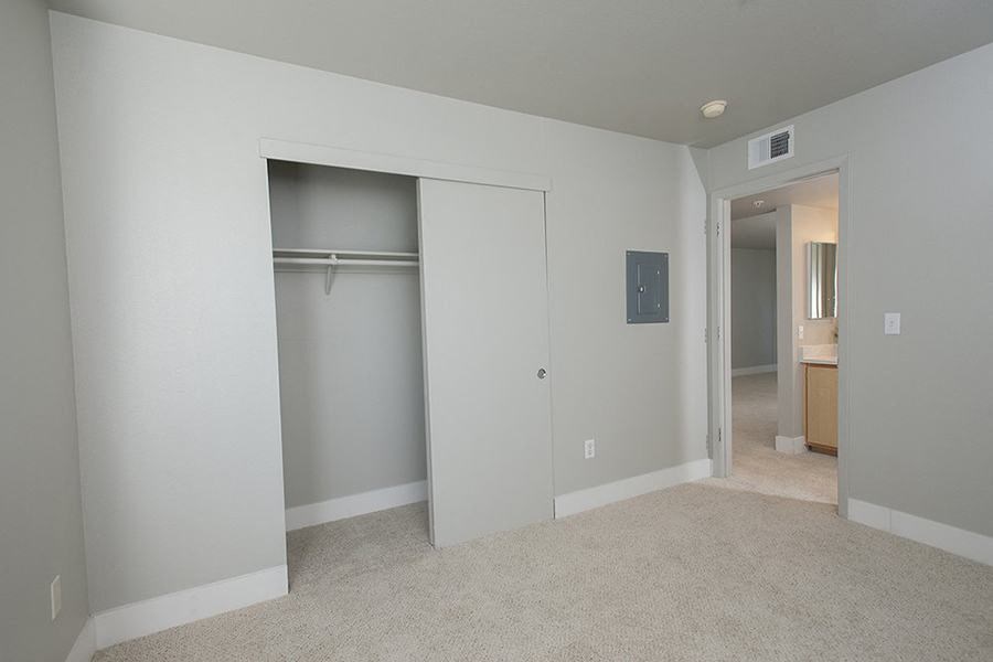 4x2 Townhouse Bedroom  with closet