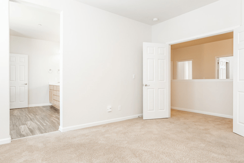 Bedroom and bathroom |The Terraces at Stanford Ranch in Rocklin, CA 95677