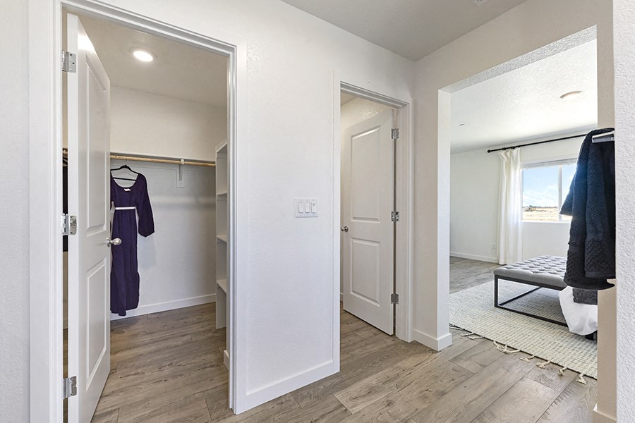 New Rental Homes in Roseville CA - Isles - Spacious Closet with Built-in Shelving