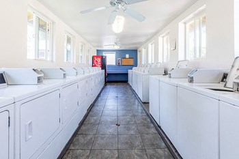 Laundry facility with washers and dryers - Photo Gallery 6