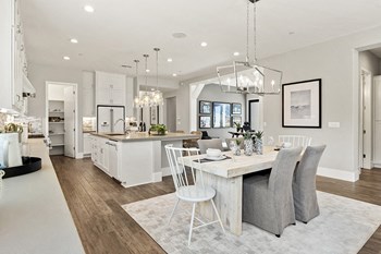 Open living room and kitchen - Photo Gallery 5