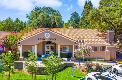 Leasing office with parking and landscape