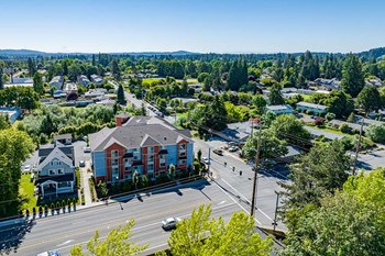 Exterior of building with city view - Photo Gallery 3