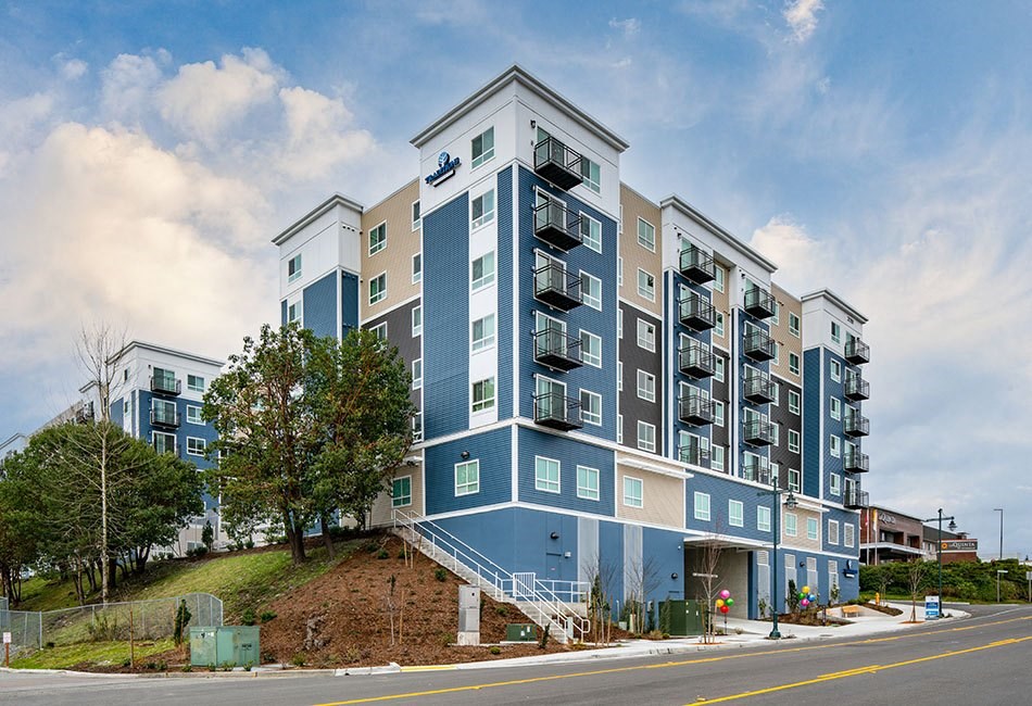 Exterior building view l Traditions at Federal Way in Washington 
