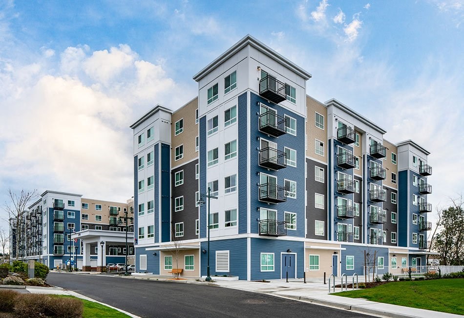 Exterior building view l Traditions at Federal Way in Washington 