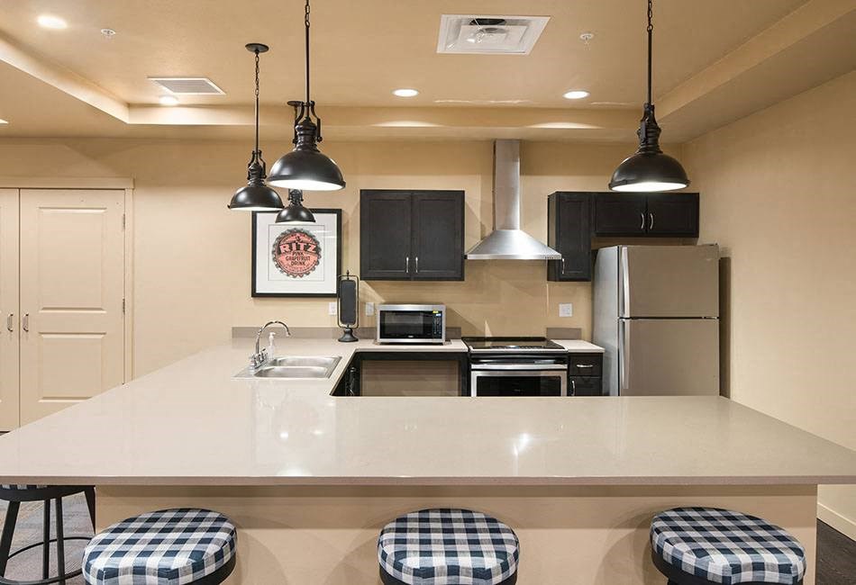 Kitchen l Traditions at Federal Way in Washington 