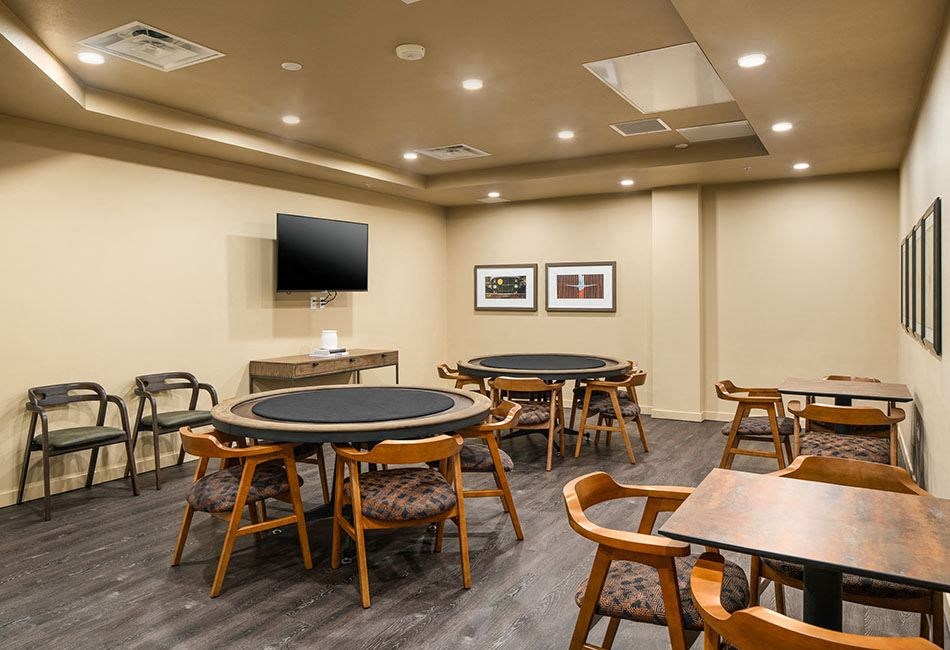 Game room l Traditions at Federal Way in Washington 