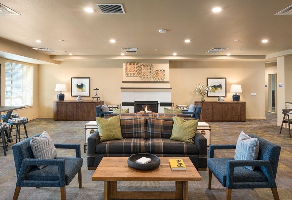Clubhouse seating  l Traditions at Federal Way in Washington 