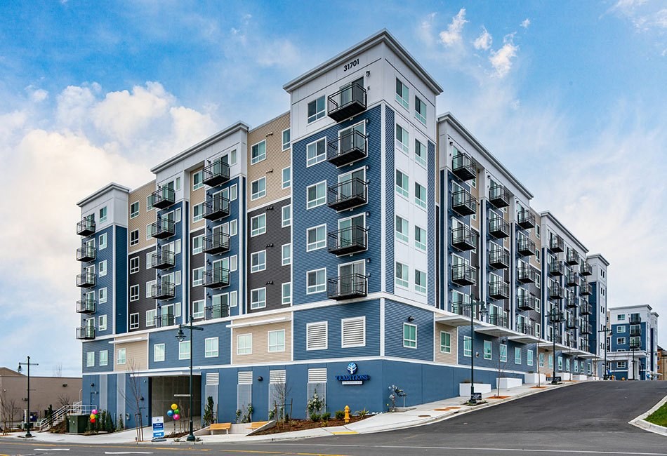 Exterior building view l Traditions at Federal Way in Washington 