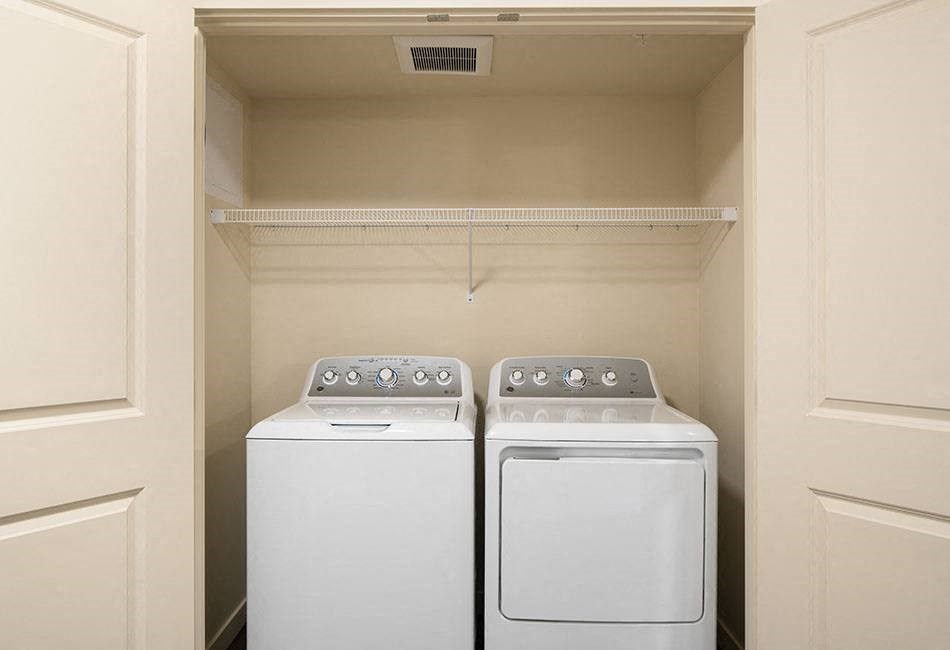 Washer and Dryer l Traditions at Federal Way in Washington 